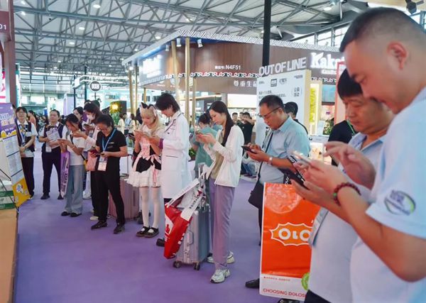 宠爱国际惊艳现身2024年亚宠展携前沿医疗理念与丰富产品引领行业风尚(图3)