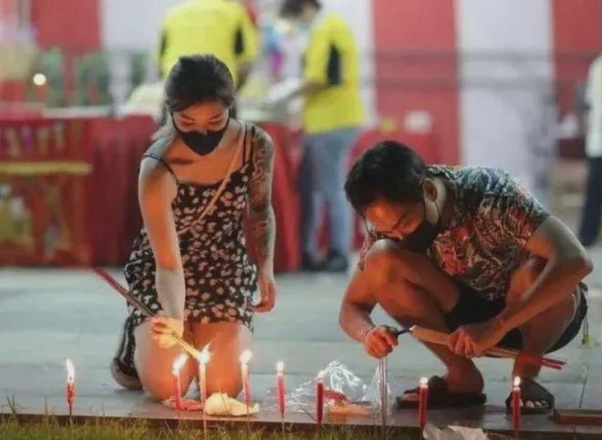 冥界设计师、宠物风水师、职业妓女新加坡8大奇葩职业大揭秘！(图1)